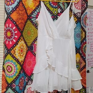 WHITE CUTE DRESS HAS TAGS LARGE CUTE